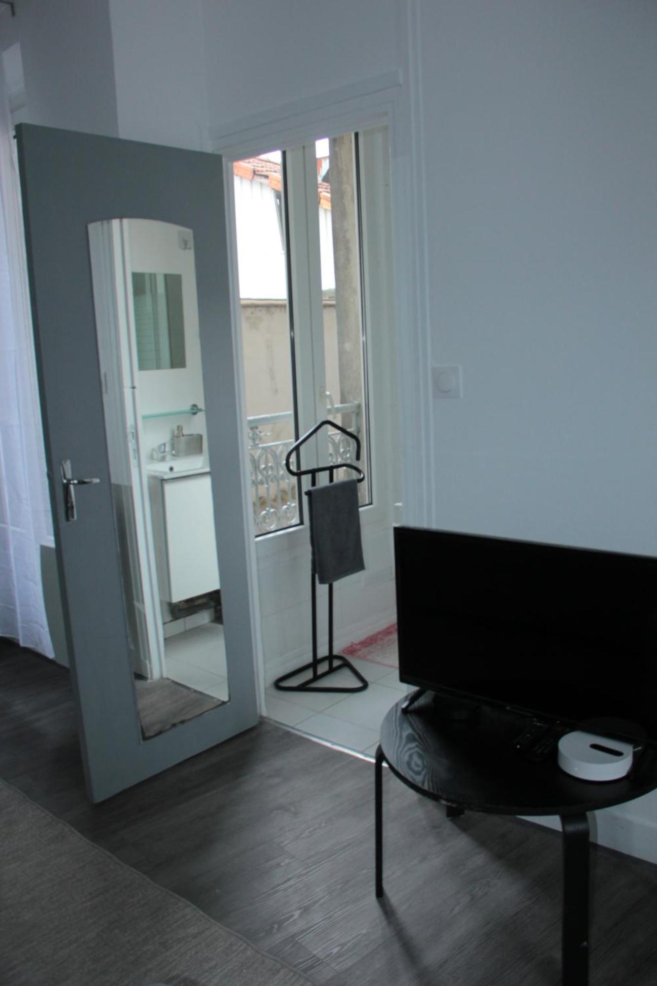 Appartement Pantin Esterno foto